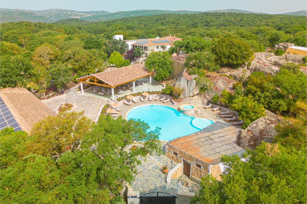 Paghe Eco Luxury Experience Hotel Budduso Exterior photo